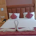 Hotel Paras Inn, Lucknow