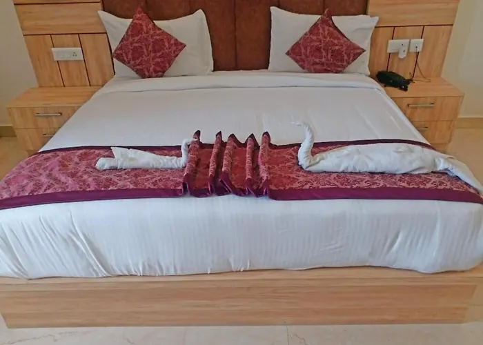 Hotel Paras Inn, Lucknow