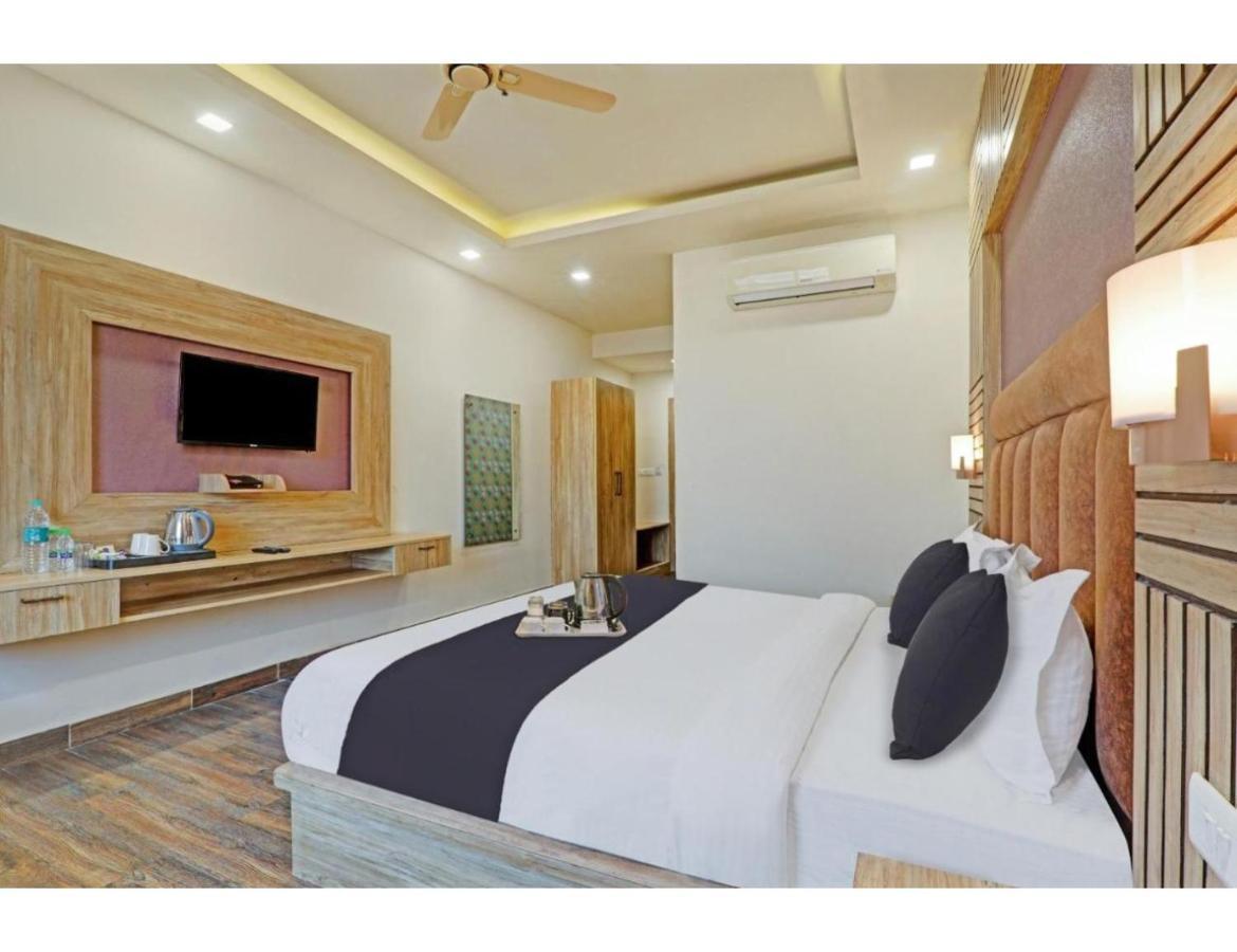 Homestay Paras Inn, *