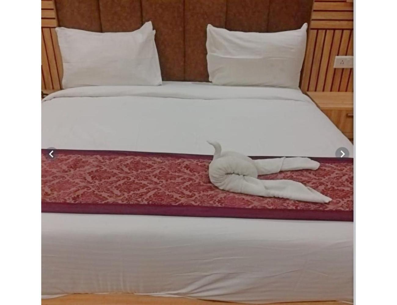 Homestay Paras Inn,